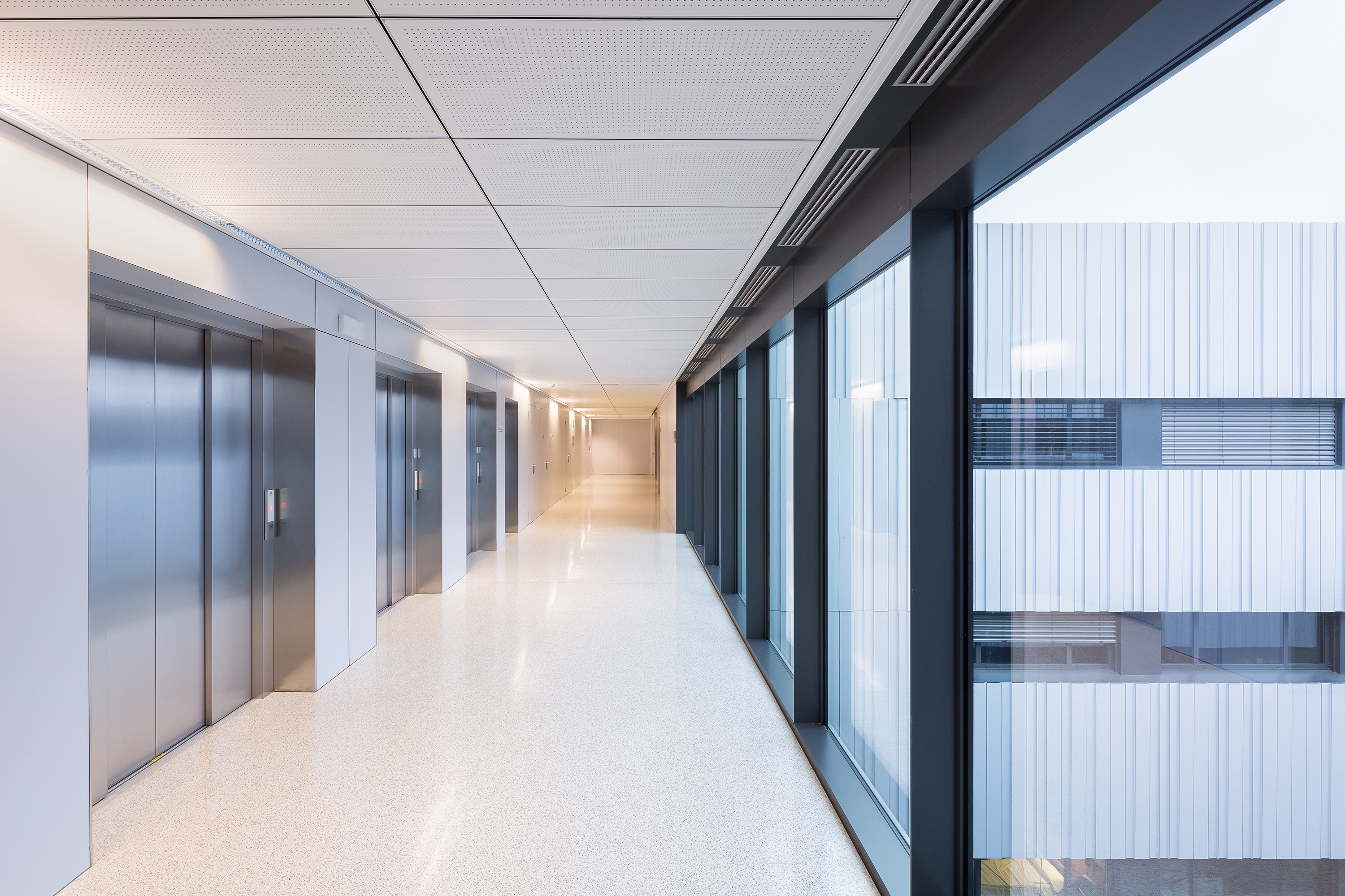 사업 슬라이드 2